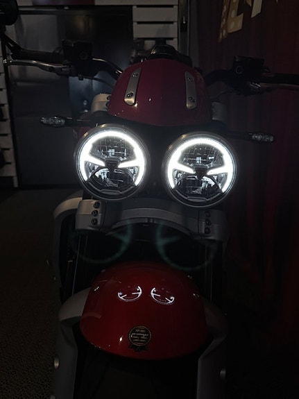Triumph ROCKET 3 R 7 of 11