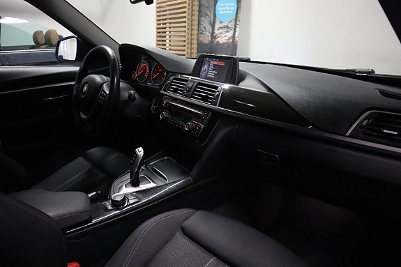 BMW 320d 14 of 25