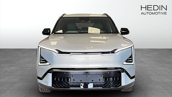 Kia EV5 2 of 12