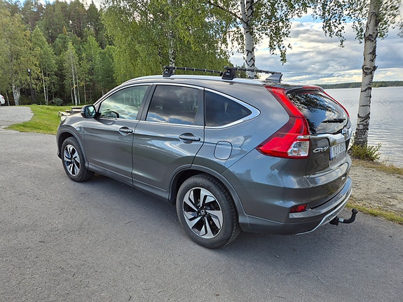 Honda CR-V 2 of 8
