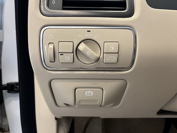 Volvo XC70 23 of 30
