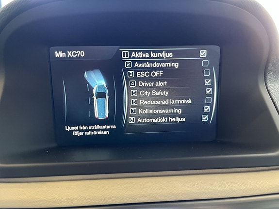 Volvo XC70 18 of 30