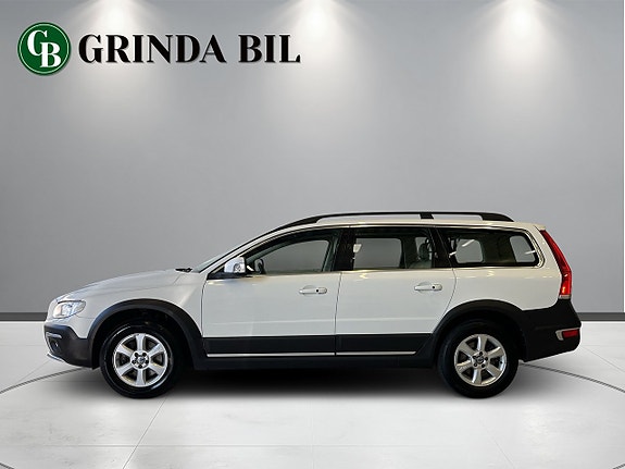 Volvo XC70 2 of 30