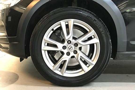 Volvo V90 Cross Country 11 of 28