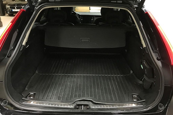 Volvo V90 Cross Country 10 of 28
