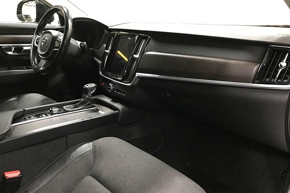 Volvo V90 Cross Country 15 of 28