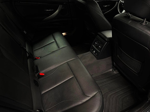 BMW 320d 18 of 19