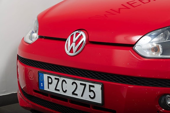 Volkswagen UP! 3 of 21