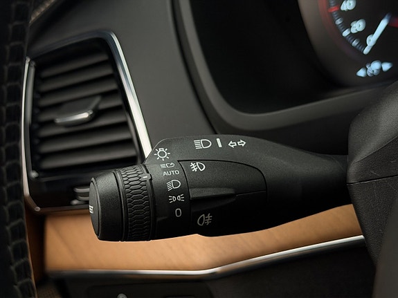 Volvo XC90 20 of 30