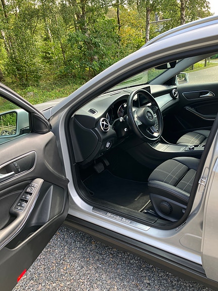 Mercedes-Benz GLA200 d 3 of 6