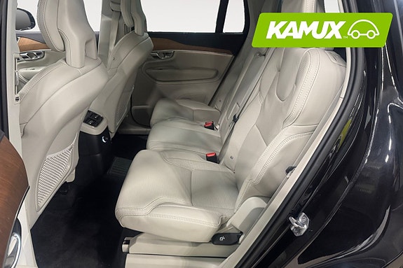 Volvo XC90 14 of 26