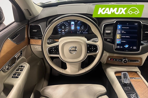 Volvo XC90 13 of 26