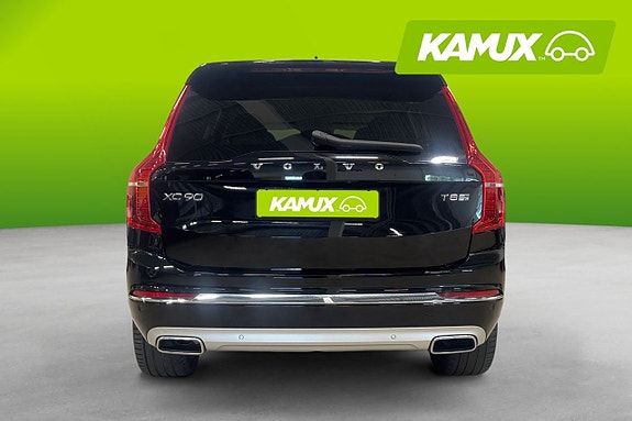 Volvo XC90 5 of 26