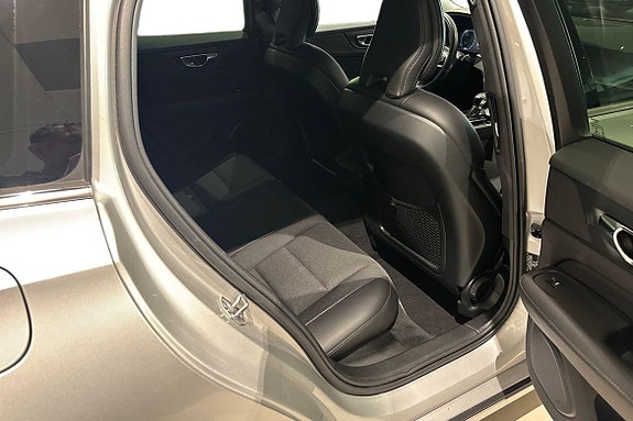Volvo V60 9 of 23