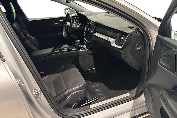 Volvo V60 7 of 23