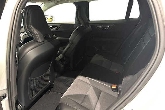 Volvo V60 13 of 23