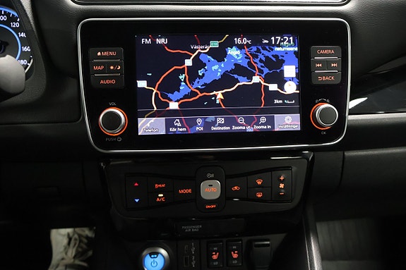 Nissan Leaf 8 of 10