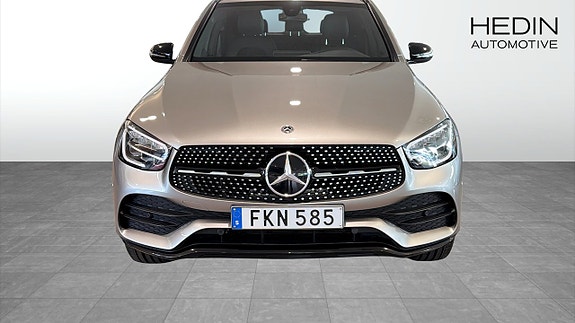 Mercedes-Benz GLC300 e 8 of 9