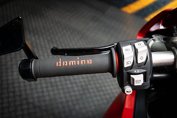 Ducati Panigale V2 *Arrow* 14 of 16