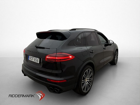 Porsche Cayenne 8 of 30