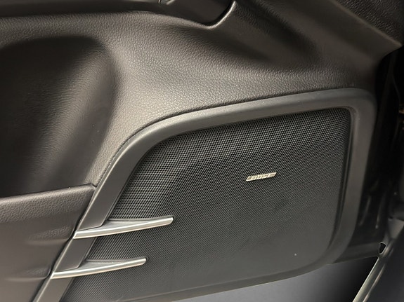 Porsche Cayenne 14 of 30