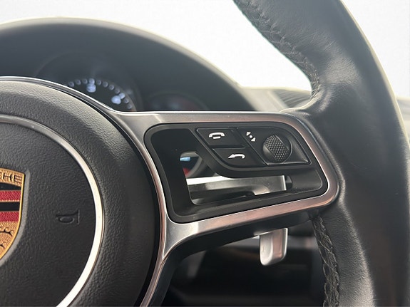 Porsche Cayenne 19 of 30