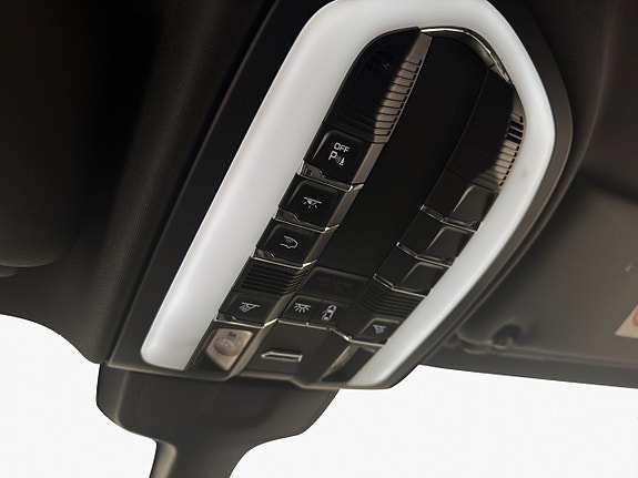Porsche Cayenne 20 of 30