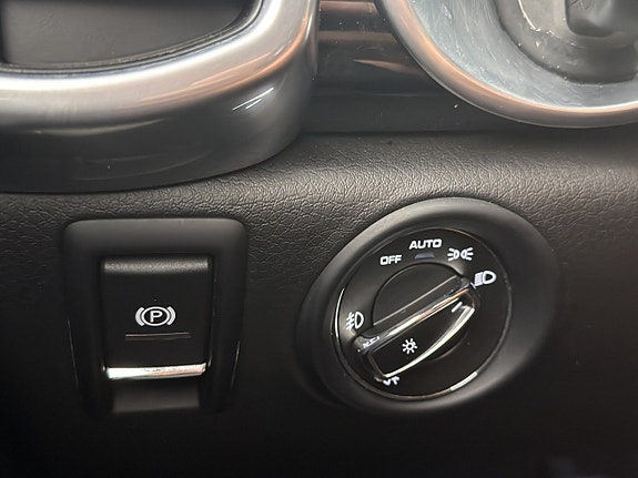 Porsche Cayenne 15 of 30