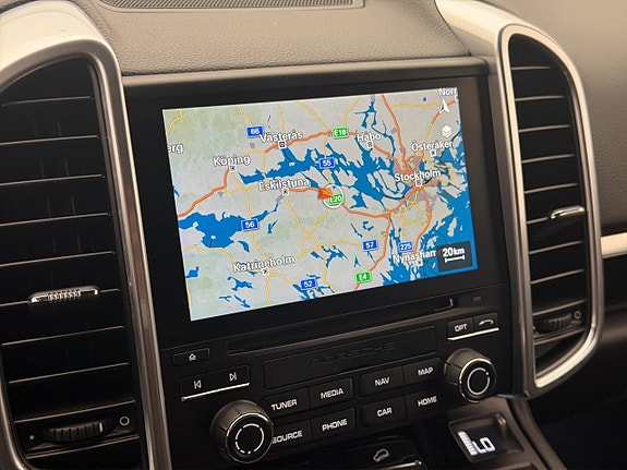 Porsche Cayenne 23 of 30