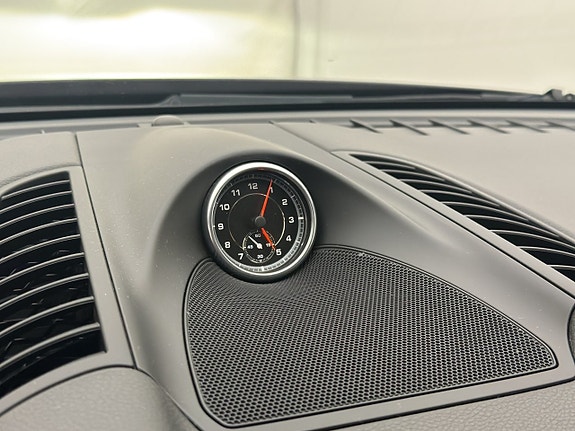 Porsche Cayenne 21 of 30
