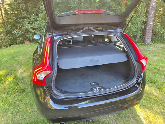 Volvo V60 8 of 9