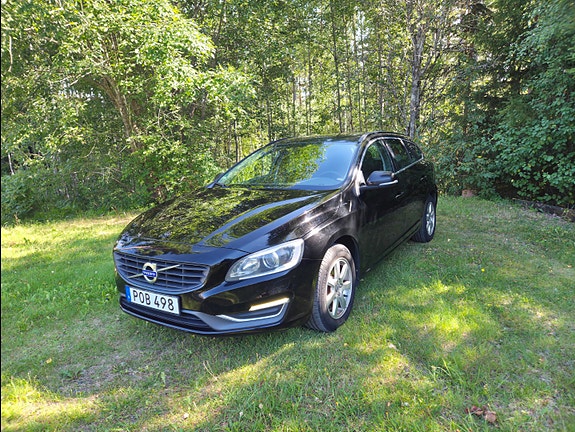 Volvo V60 2 of 9