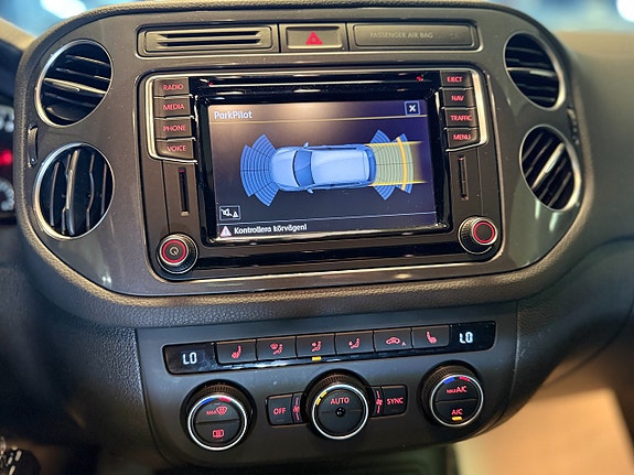 Volkswagen Tiguan 14 of 21
