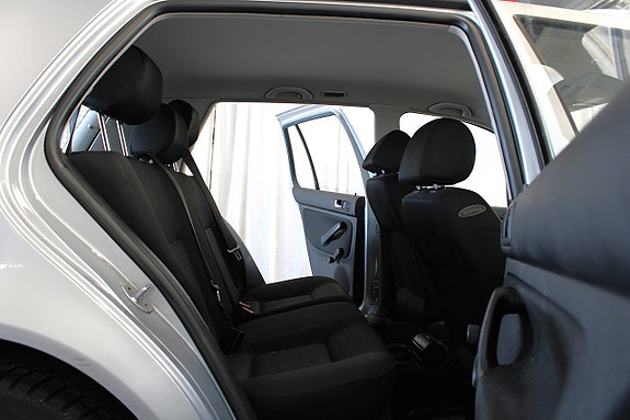 Volkswagen Golf IV 9 of 11