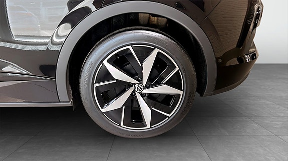 Volkswagen ID.4 GTX 6 of 13