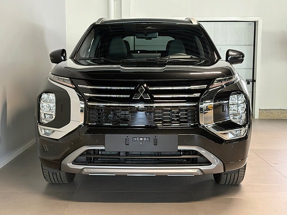 Mitsubishi Outlander 3 of 24