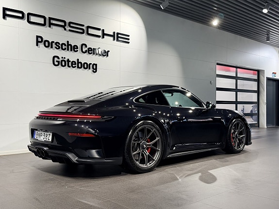 Porsche 911 GT3 4 of 30