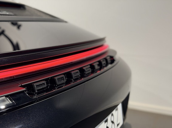 Porsche 911 GT3 14 of 30