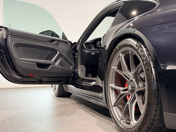 Porsche 911 GT3 15 of 30