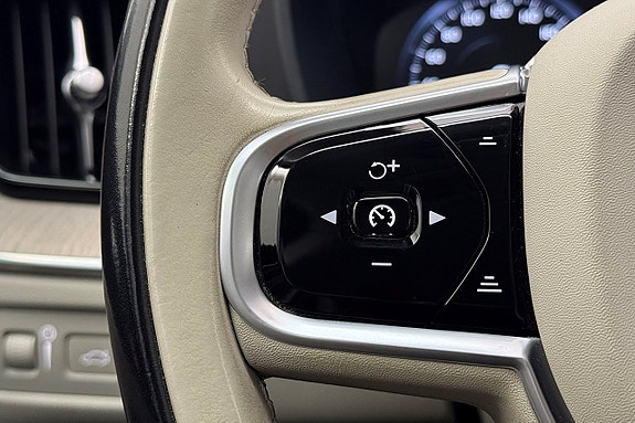 Volvo XC60 22 of 30