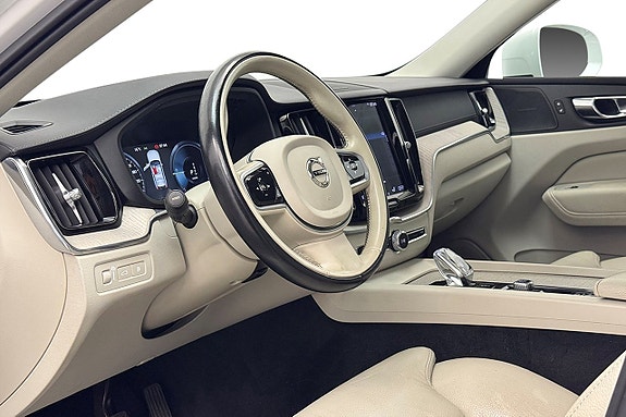 Volvo XC60 13 of 30