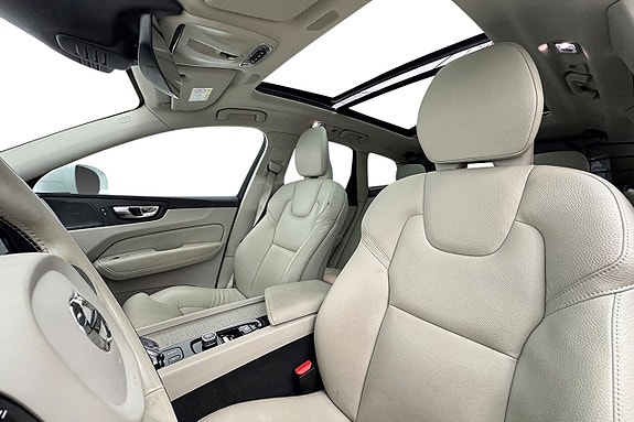 Volvo XC60 12 of 30