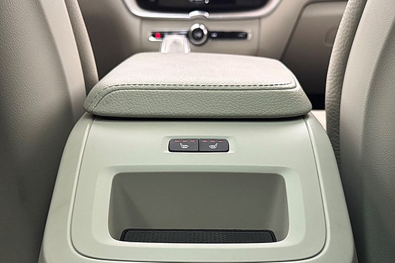 Volvo XC60 18 of 30