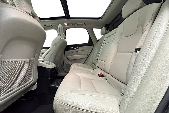 Volvo XC60 16 of 30