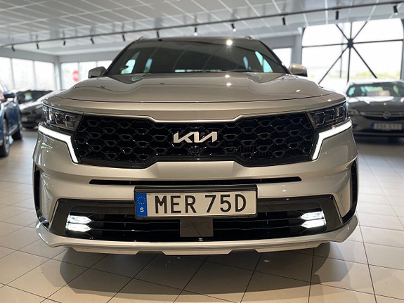 Kia Sorento 2 of 22