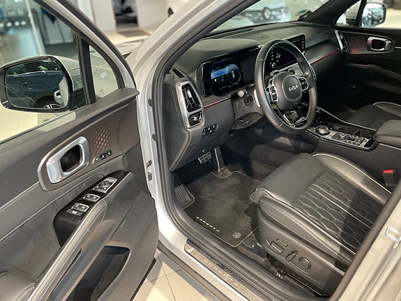 Kia Sorento 10 of 22