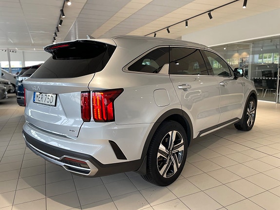 Kia Sorento 6 of 22