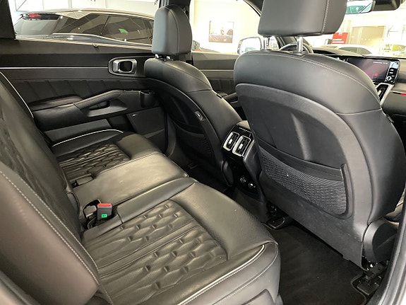 Kia Sorento 13 of 22