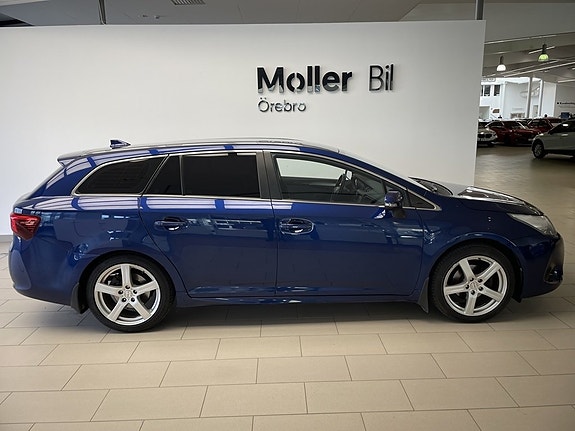 Toyota Avensis 4 of 18
