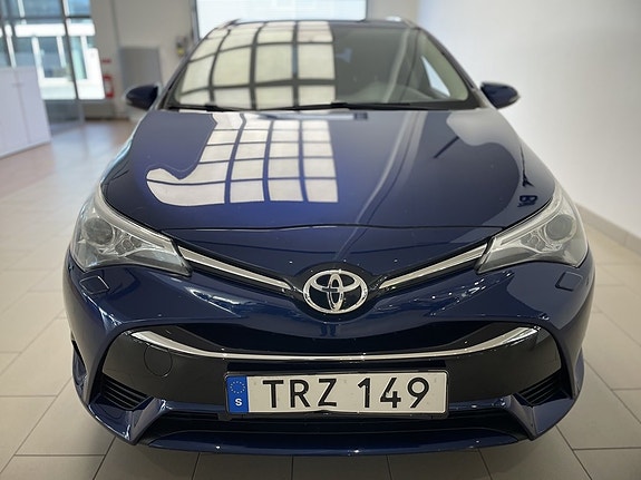 Toyota Avensis 3 of 18